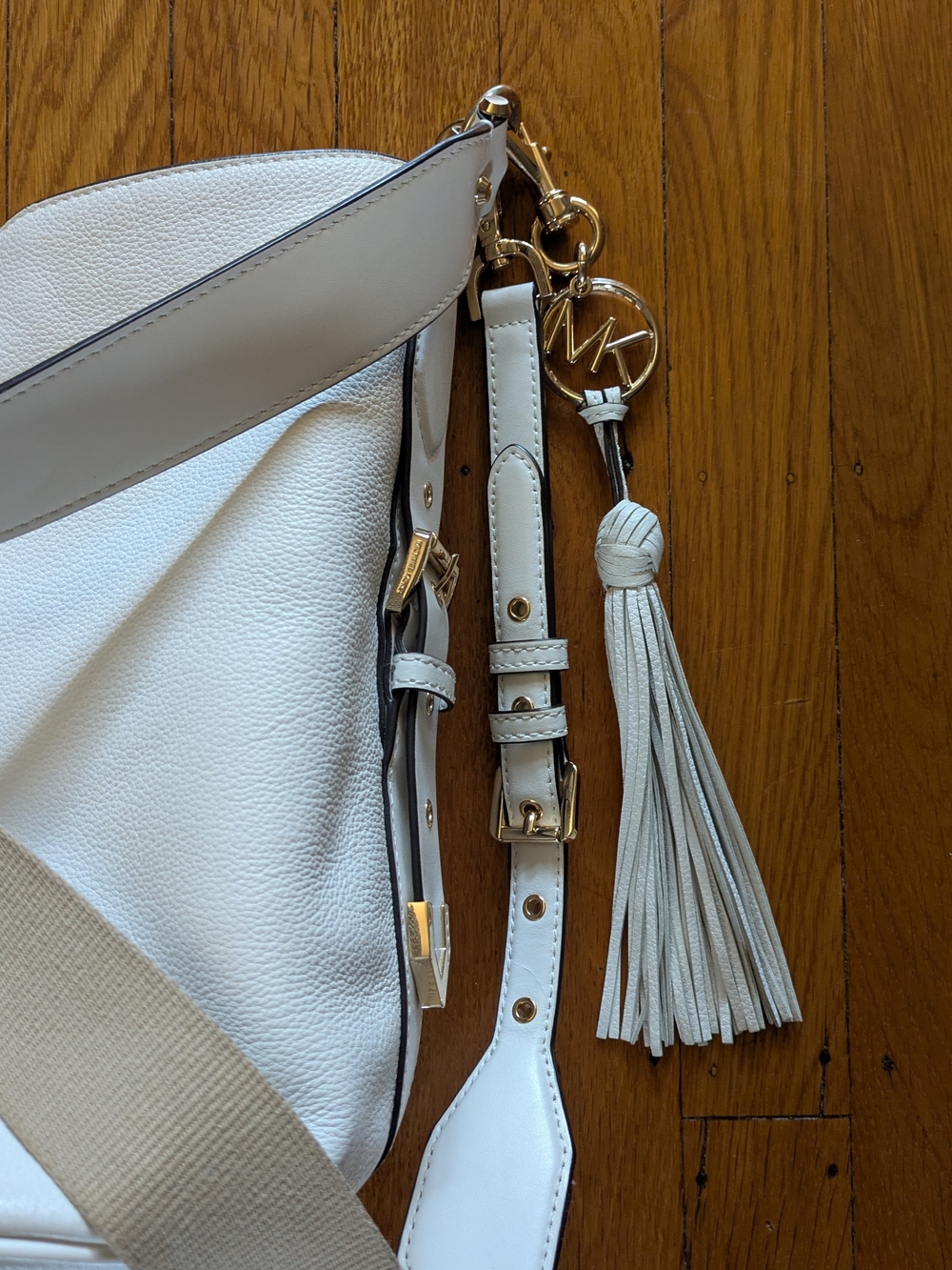 Michael Kors Brooke Ladies Medium Pebbled White/Off White Leather Bucket Bag - Picture 3 of 16